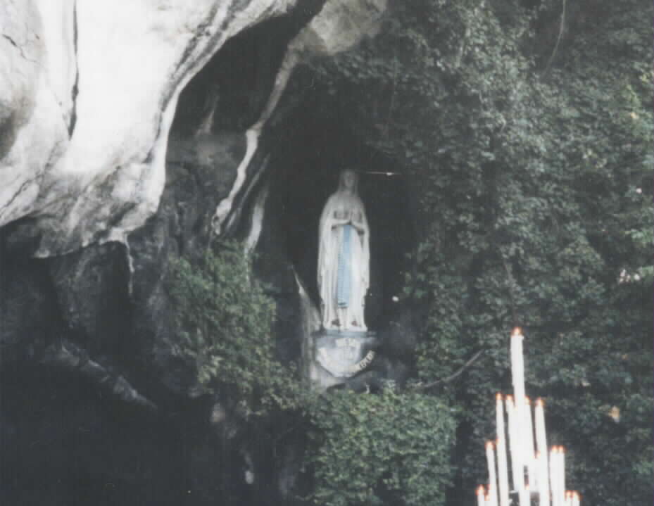 聖母の現れた洞窟